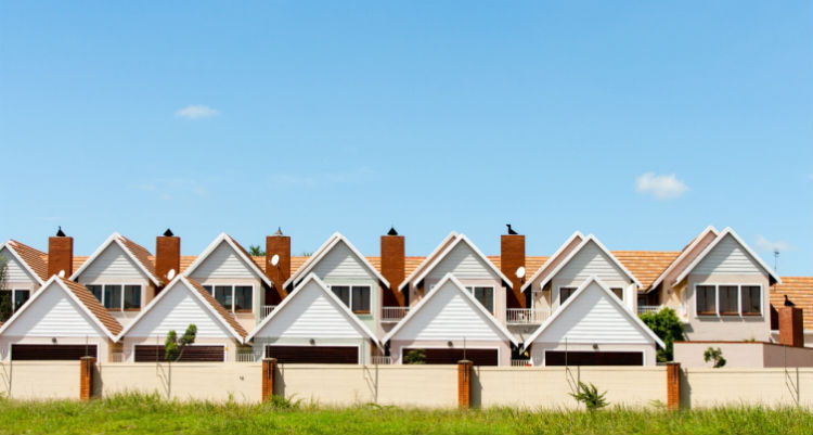 Precisa de licenciar uma operação de loteamento? Fazemos viabilidade, PIP e projeto (RJUE) com especialidades. Peça orçamento e prazos.