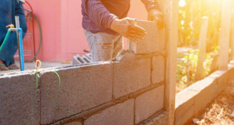 Devo construir um muro com pedra portuguesa? Veja porquê!